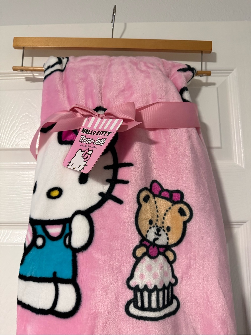 Hello Kitty Blanket (Throw) - Picture 2 of 3